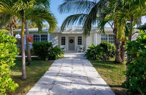 Governor's Harbour House | One Palm Hill villa