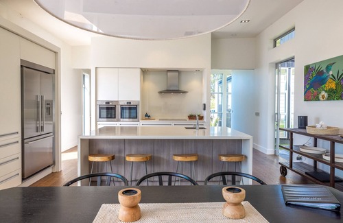 Ostend House | ONETANGI LUXURY l Be My Guest Waiheke