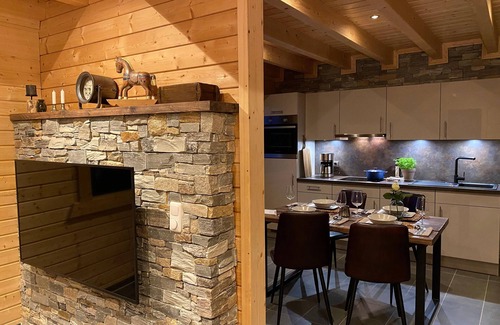 Esch House | Onkel Fritz mit Sauna und Whirlwanne