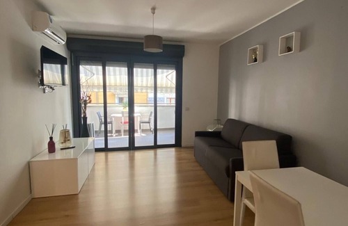 Varesine Apartment | Only 5 min walk from the central station