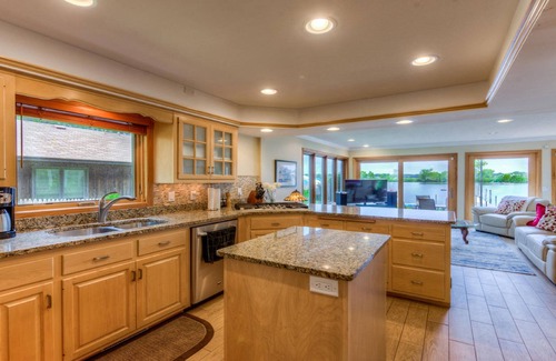 Minnetonka House | ONLY HOUSE FOR RENT ON WAYZATA BAY - COMPLETELY REMODELED - 5 BDR 4 Bath 6 TVs