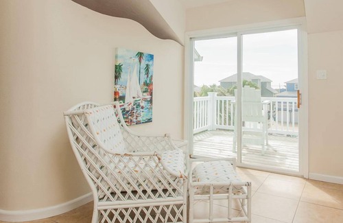 Sand Point House | ONLY In-Town Neighborhood w/Restaurant, Bar, Pool/Hot Tub, Beach & Cart Access