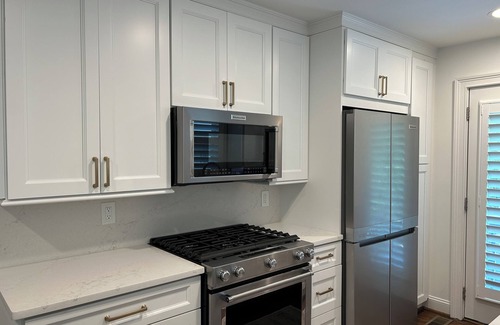 Crestline Heights House | Only the Best! 2 Bedroom 2 Full Bath Complete Remodel. High End Finishes!
