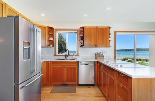 Union Bay House | Open Design West Coast Home on 1600 Feet of Private Waterfront