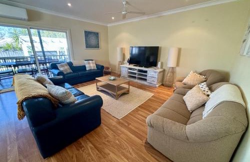 Patonga House | Open Plan Coastal Beauty in Patonga Beach - Pet Friendly