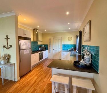 Patonga House | Open Plan Coastal Beauty in Patonga Beach - Pet Friendly