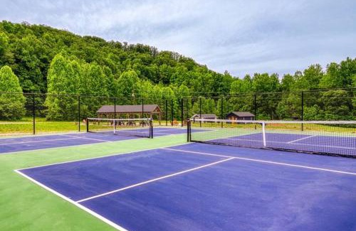 Cosby House | Open Sky Retreat, Pickleball Court, Creek, WIFI, Mountain Views, Starting at 79"