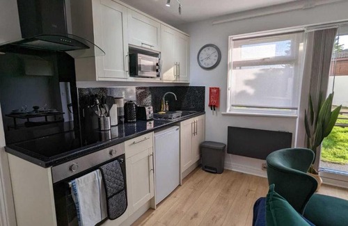 Sidmouth Apartment | OPP Sidmouth - Cosy Coastal Chalet great views! BIG SAVINGS booking 7 days or more! - Dogs by Request Only