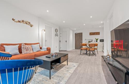 Bordesley Apartment | Opulent 2BR Balcony & Breathtaking skyline views