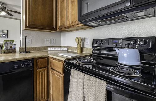Webster House | Opuluxe 2BD/2BA Stylish Suites w/ Pool & Gym!