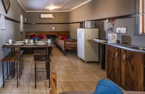 Vioolsdrift Settlement Cabin | Orange River Rafting Lodge by Country Hotels