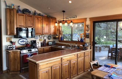 Eastsound House | Orcas Island Waterfront Home, Spectacular Views & Wildlife, Privately Sleeps 6