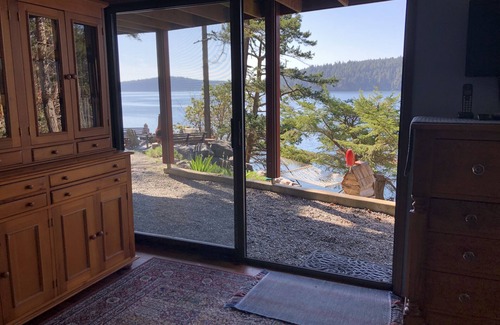 Eastsound House | Orcas Island Waterfront Home, Spectacular Views & Wildlife, Privately Sleeps 6