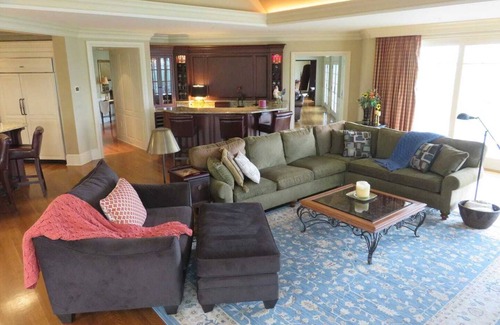 East Lyme House | Orchard Manor Estate