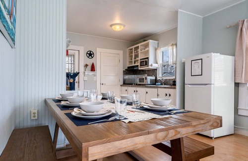 Ocean Park House | Orchard Peach-Newly Designed! Family and Pet Friendly