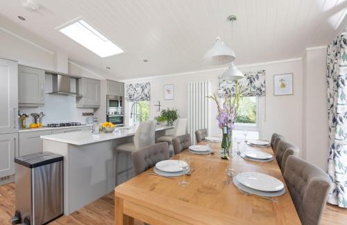Lifton House | Orchid Lodge, 23 Roadford Lake Lodges