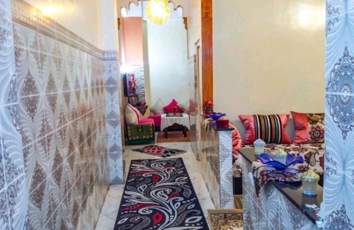 LA GIRONDE Apartment | Oriental bedroom in a traditional Moroccan apartment