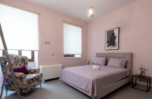 Gythio Apartment | Orion Maison: Luxury 3-bedroom maisonette in the center of town