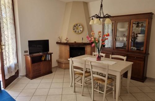 Monteverdi Marittimo House | Orizzonti del Castelluccio Volpe rossa villetta elegante confortevole e rilassante