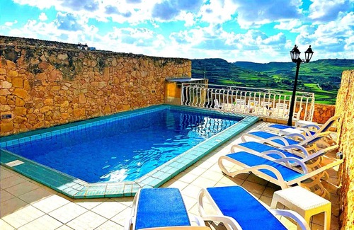 Xaghra House | Ortensia