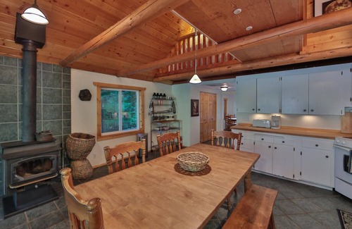 Leavenworth Cabin | Osprey Nest Cabin: Cozy private mountain cabin on the Wenatchee Rivernnnnnnn