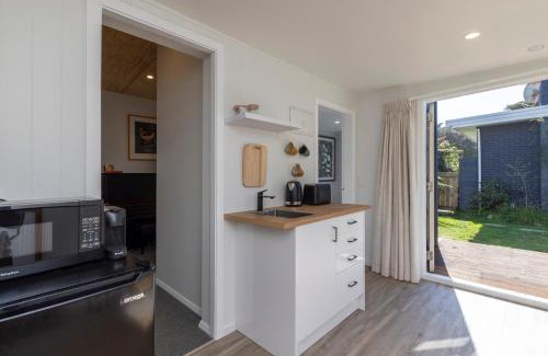 Otaki Beach House | Otaki Beach Guesthouse