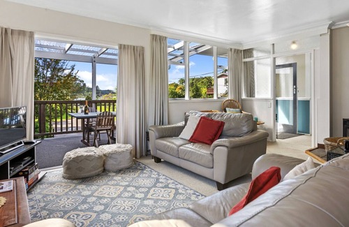 Okere Falls House | OTARAMARAE RETREAT - LAKE ROTOITI HOLIDAY HOME in Lake Rotoiti