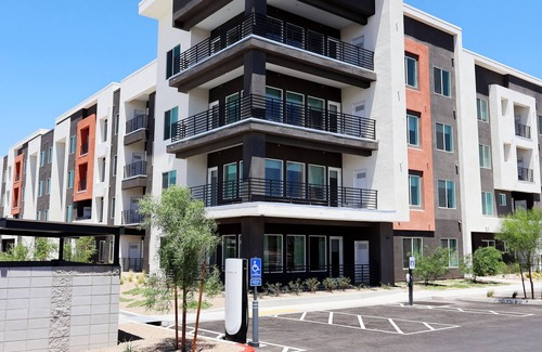 Las Vegas Apartment | Otonomus Hotel - Las Vegas