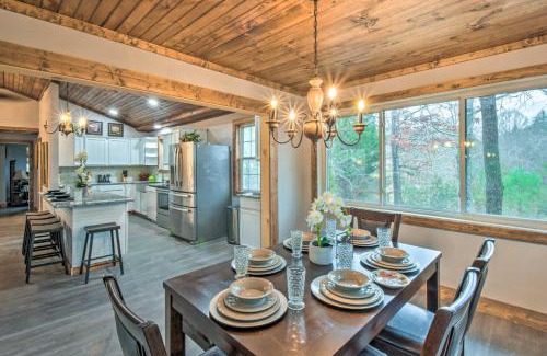 Otto House | Otto Home with Fire Pit, Tree House and Hot Tub!