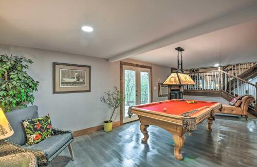 Otto House | Otto Home with Fire Pit, Tree House and Hot Tub!