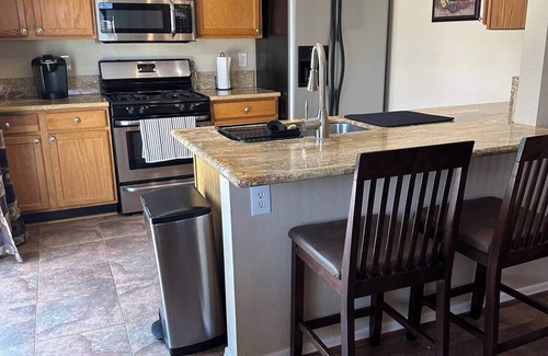 Mohave Valley House | Our Cozy Casita boasts 3-bedroom and a sleeper sofa in Mohave Valley.