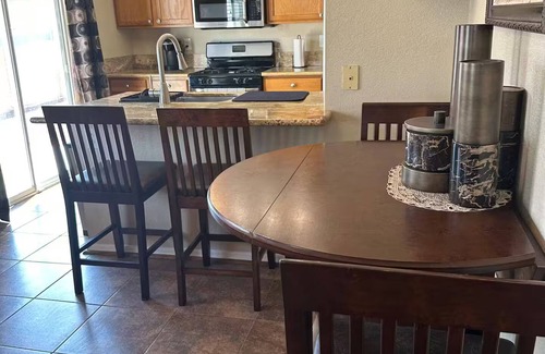 Mohave Valley House | Our Cozy Casita boasts 3-bedroom and a sleeper sofa in Mohave Valley.