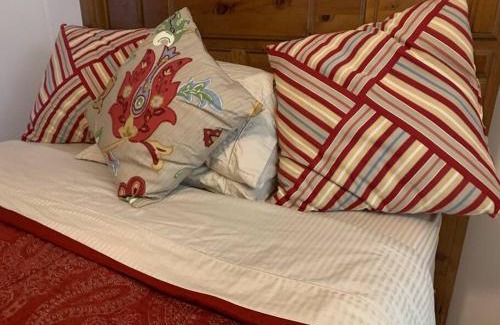 Wills Point House | Our Hummingbird Cottage FREE FOOD