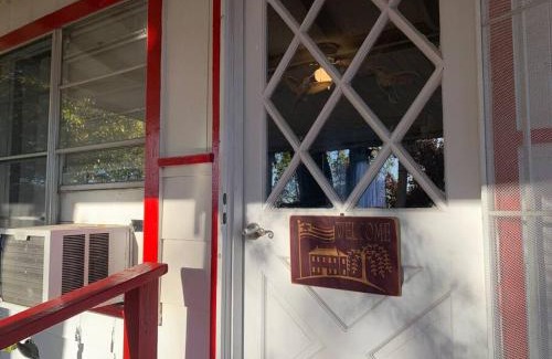 Wills Point House | Our Hummingbird Cottage FREE FOOD