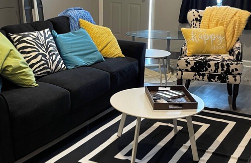 Kerr Apartment | "our little Americana charm" No cleaning fee and no Taxes all include.