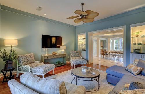Heritage Woods House | Outdoor Cabana - Firepit - Private Pool & Spa - Pet Friendly - 72 Baynard Cove Road