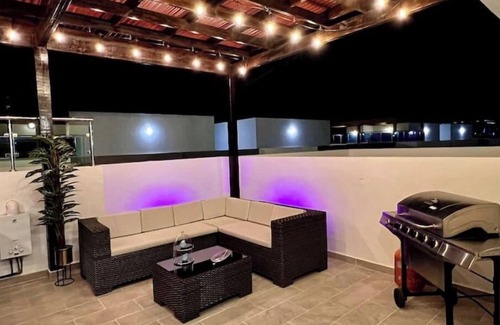 Licey al Medio House | Outstanding Pent House w/Jacuzzi