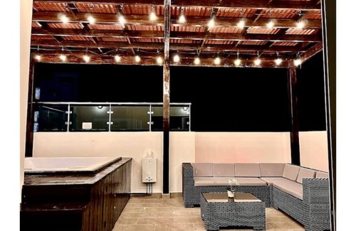 Licey al Medio House | Outstanding Pent House w/Jacuzzi