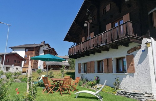 Chandolin Ski Chalet | Outside : Chalet of about 132m2, for 10 persons, with garden and garden furniture -Interior: living