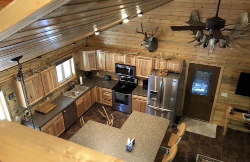 Cody Cabin | Outstanding Crandall Cabin minutes from Yellowstone, ready for your adventure!