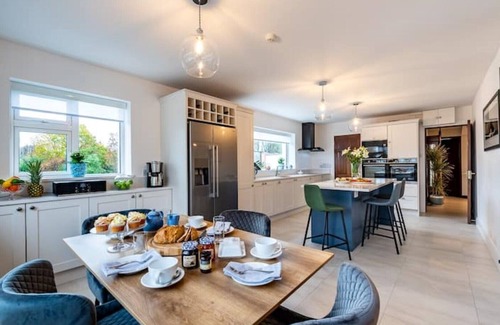Killarney House | Outstanding Luxurious House in Killarney- 5mins walk to Killarney Town Centre
