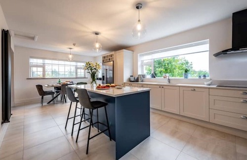 Killarney House | Outstanding Luxurious House in Killarney- 5mins walk to Killarney Town Centre