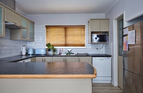 Torbay Apartment | Outstanding Views, Private Unit On 1st Floor in Torbay