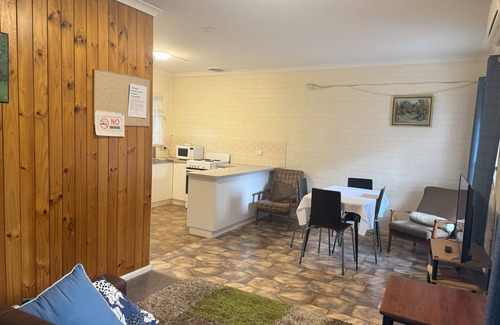 Bright Apartment | Ovensview On Riverside