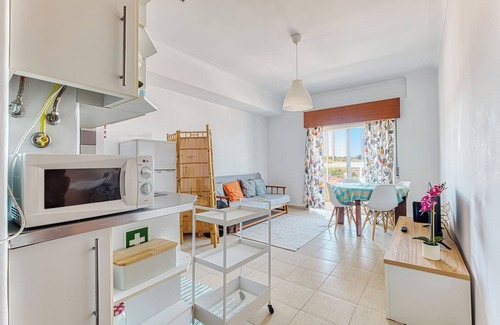 Cacilhas Apartment | Over the Rainbow