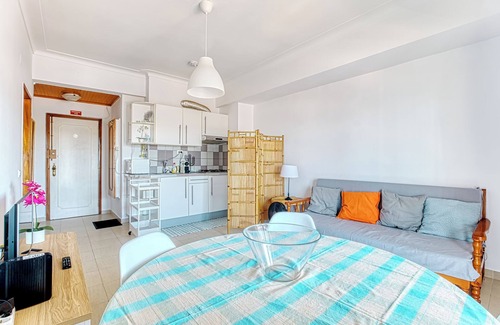 Cacilhas Apartment | Over the Rainbow