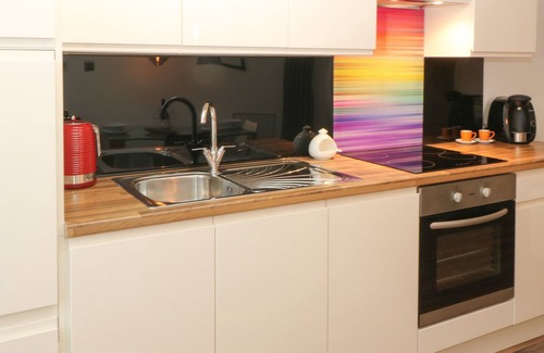 Holmfirth House | OVER-UNDER COTTAGE, pet friendly in Holmfirth
