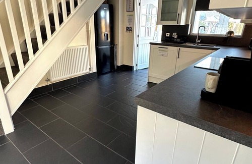 Port-Eynon Cottage | Oxwich View Cottage - short walk to Port Eynon beach and village amenities