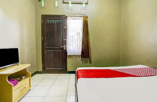 Jalaksana Hotel | OYO 1I3676 'Wisma Al-fahmi Syariah