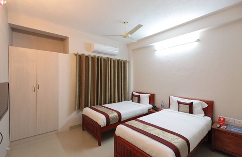 Mahindra World City Hotel | OYO 6345 Royce Ebony